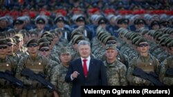 Сьогодні Порошенко прийме парад в Києві