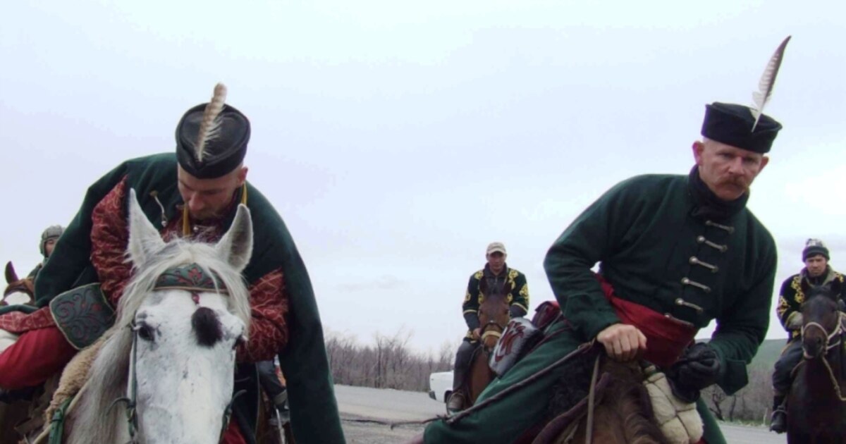 Мен әпкемді асүйде сиқыдым, ол порно фильмдер мен видеоларды көргенді ұнататын.