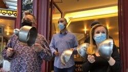 Barovi i restorani u glavnom gradu Francuske moraju se zatvoriti do 22 sata prema trenutnim restrikcijama.