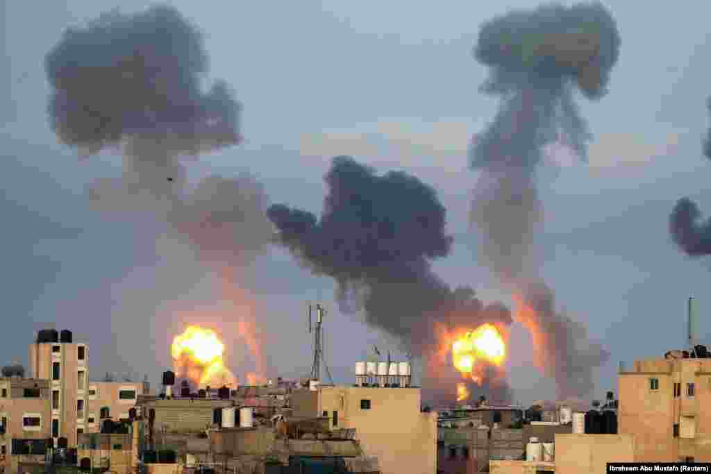 ИЗРАЕЛ - Израел изврши воздушни напади во Газа, а палестинските милитанти лансираа ракети од густо населената енклава во текот на ноќта, во ескалацијата предизвикана од тензиите во Ерусалим.