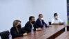 Тетово- градоначалничката на Тетово Теура Арифи, премиерот Зоран Заев, министерот за здравство Венко Филипче на состанок на кризниот штаб