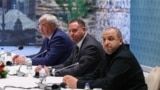 Украинская делегация на переговорах в Стамбуле 16 мая 2025 года. Слева направо: глава МИД Андрей Сибига, глава офиса президента Андрей Ермак, министр обороны Рустем Умеров. 
