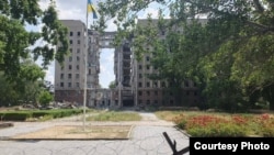 Здание в Киеве, пострадавшее от российской атаки