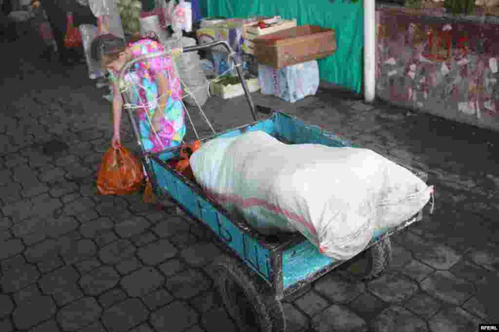 Дар орзуи арзонӣ #62