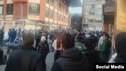 صحنه‌ای از اعتراضات در بازار تهران