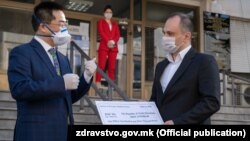 Кинескиот амбасадор Џанг Ѕуо и министерот Венко Филипче