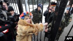 (архівна фотографія) Активістка FEMEN під час акції «Обери мене», січень, 2010 рік