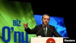 Redžep Tajip Erdogan tokom govora na jednoj ceremoniji u Istanbul, 8. maja 2016.