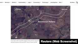 Скріншот розслідування Reuters: cупутникові знімки показують 60-кілометрову ділянку, яка будується в Донецькій області на північ від Маріуполя між 2023 і 2025 роками.