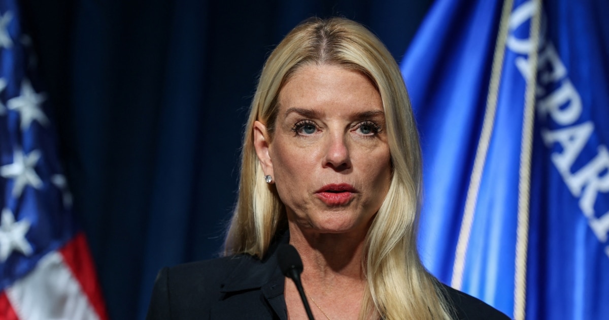 მედია: პემ ბონდი შეეცადა ტრამპის დარწმუნებას, რომ ის თანამდებობაზე დაეტოვებინა