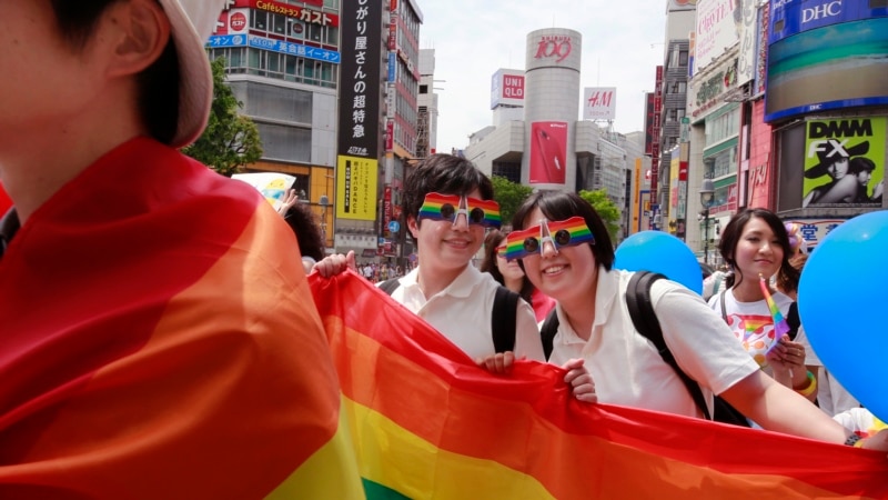 Kryeministri japonez shkarkon këshilltarin e tij pas komenteve nënçmuese për komunitetin LGBT