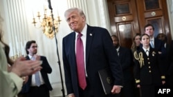 رئیس‌جمهور آمریکا می‌گوید آتش‌بس تا زمان ارائه پیشنهاد از سوی ایران و روشن شدن نتیجه مذاکرات، «به هر شکل که باشد»، ادامه خواهد یافت