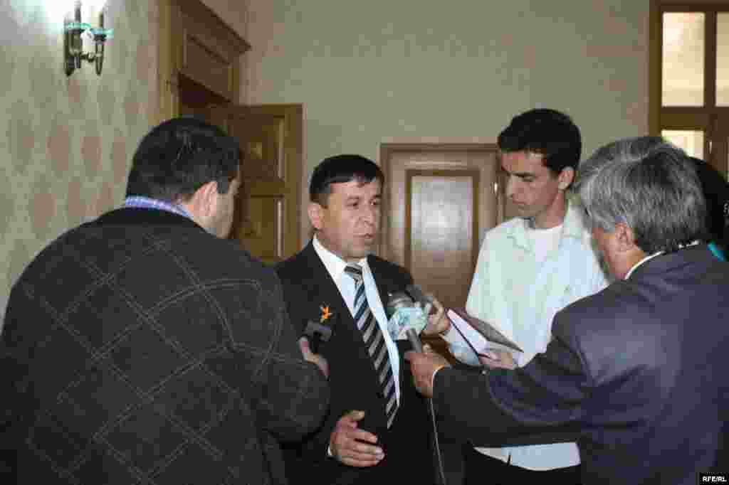 Он сӯи девори парлумон #109