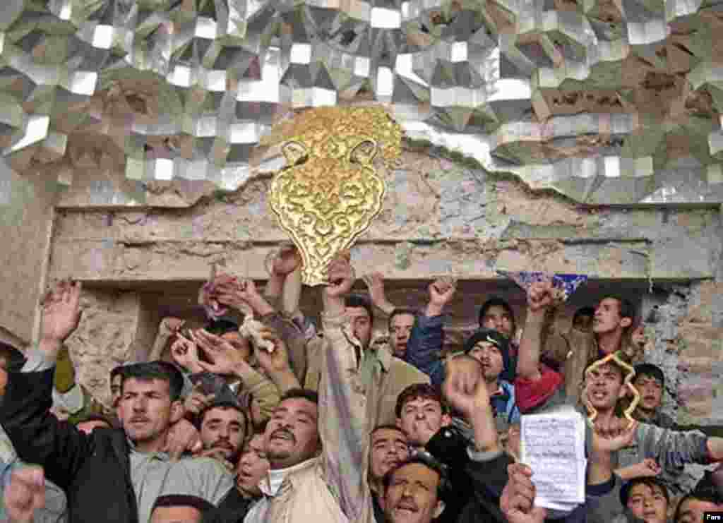 Iraq -- Al-Askari Mosque in Samarra, 13Jun2007