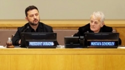 Президент України Володимир Зеленський та національний лідер кримських татар Мустафа Джемілєв на шостому саміті «Кримської платформи» у штаб-квартирі ООН у Нью-Йорку, 23 вересня 2026 року 