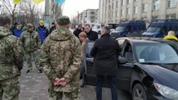 «Аню, треба вибиратися звідси» – фанати Тимошенко на Луганщині