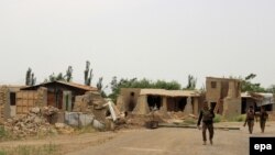 Архива - Припадници на авганистанските безбедносни сили во Кундуз. 