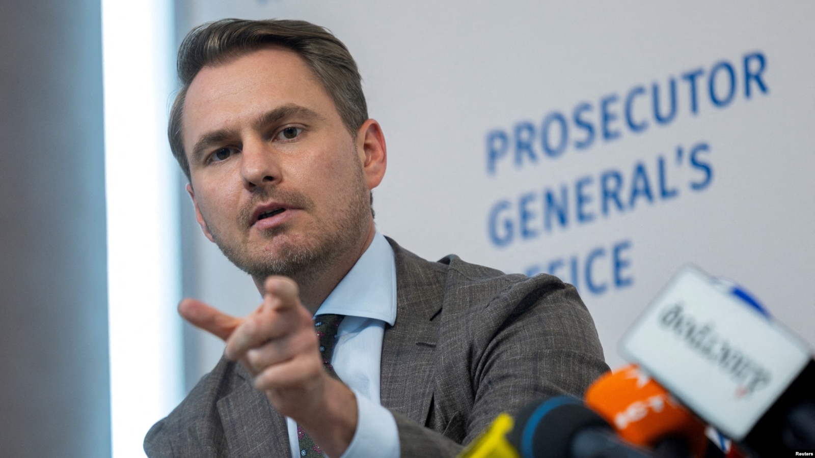 Procurorul general al Ucrainei îl acuză pe șeful NABU de fals în acte și părăsește țara. Zelenski cere demiterea urgentă a lui Kravcenko