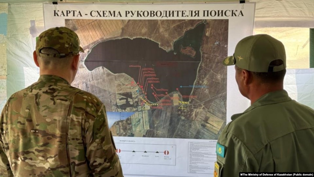 Порно анасы қыздарын анальді секске үйретеді