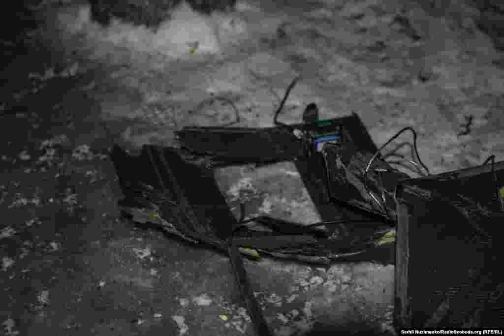 Уламки російського дрона на місці атаки
