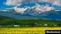 Արագած լեռը, արխիվ