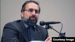 عبدالرضا داوری مشاور سابق محمود احمدی‌نژاد است