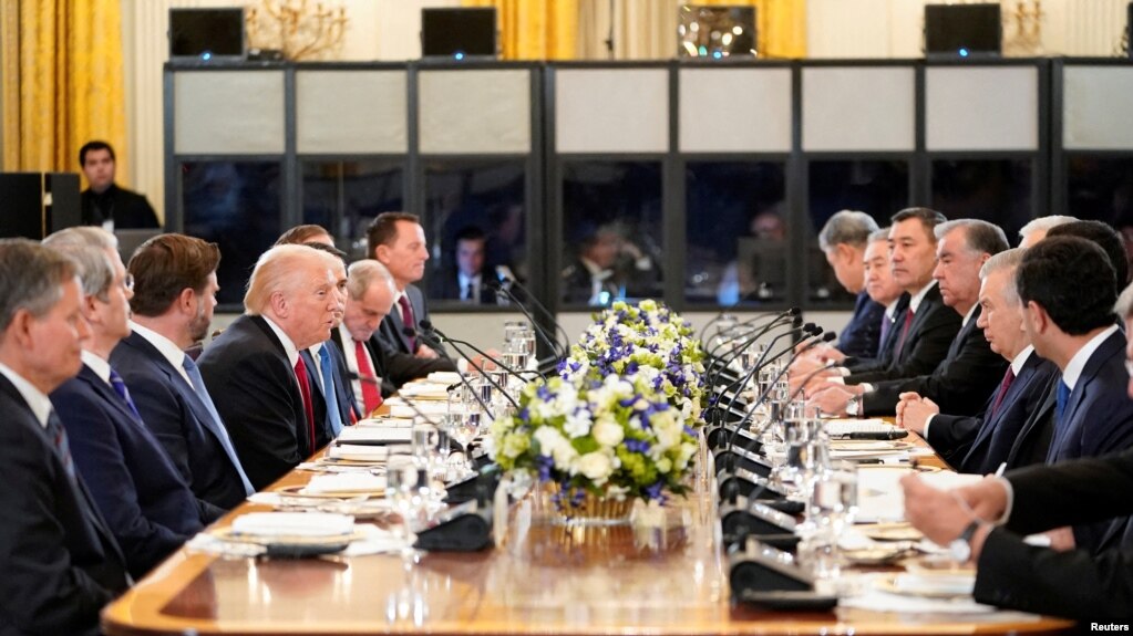 Трамп: Мехоҳам робитаи ИМА бо Осиёи Миёна "мустаҳкамтар аз ҳар вақти дигар бошад"