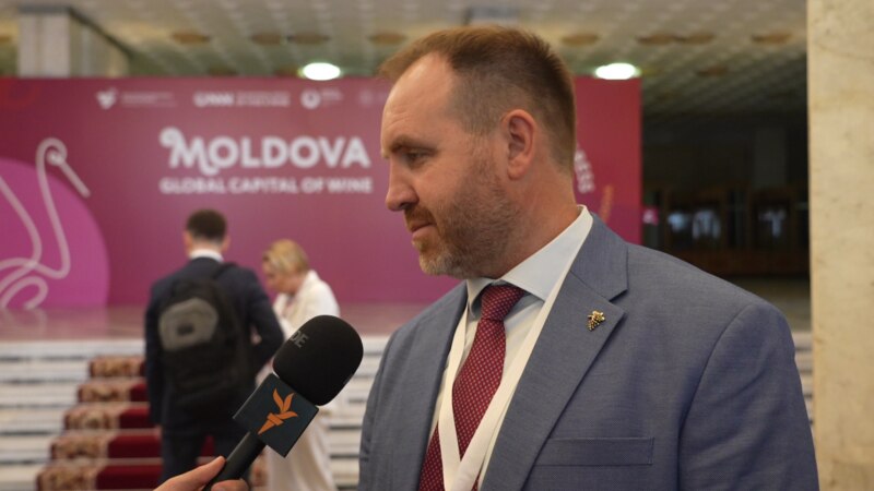 R. Moldova prezintă „scuze sincere” Ucrainei, după ce drapelul Rusiei a fost afișat la un congres al vinului, la Chișinău
