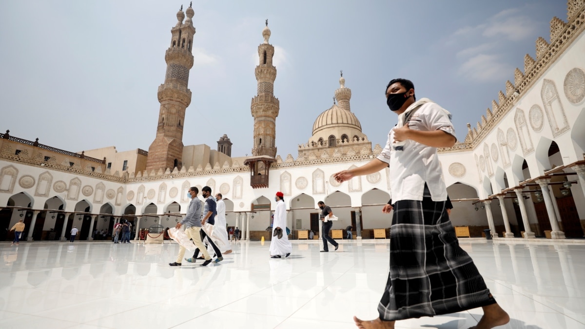 Uzbek Religious Students Recalled From Egypt, Turkey In New Crackdown