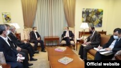 Armenia/Iran - Zohrab Mnatsakanian (C,R), Foreign Minister of Armenia, meets with Abbas Araghchi (C,L), Deputy Foreign Minister of Iran, in Yerevan,29Oct,2020