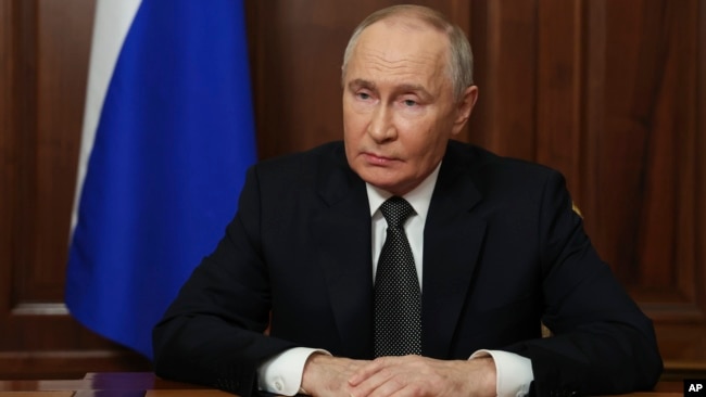 Russian President Vladimir Putin makes a video statement to the nation on November 21. 