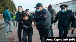 Hapšenje na protestu u gradu Ulan-Ude, 21. april