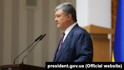 Президент України Петро Порошенко під час урочистих заходів з нагоди 27-ї річниці створення СБУ. Київ, 22 березня 2019 року