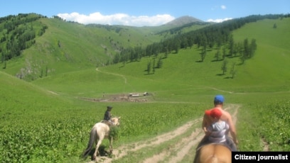 Джина Герсон интернеттегі лифттегі порно