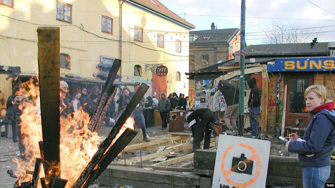 Воздух свободы. Разгром лавочек наркоторговцев в Копенгагене в январе 2004