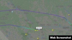 Маршрут авиарейса Сургут-Москва в трекере Flightradar