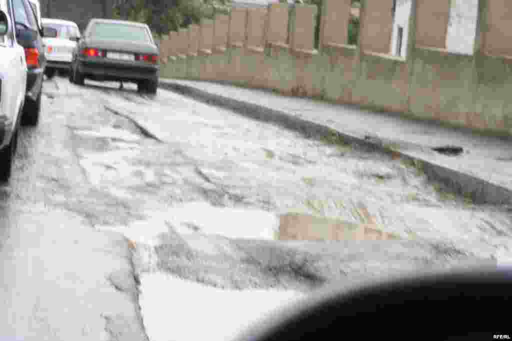 Yağma, yağış, Bakı gözləmir səni... #22