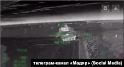 Скріншот із відео СБС, на якому дрон завдає удару по ЗРПК «Панцир С-1» у Новофедорівці в окупованому Криму, 24 лютого 2026 року