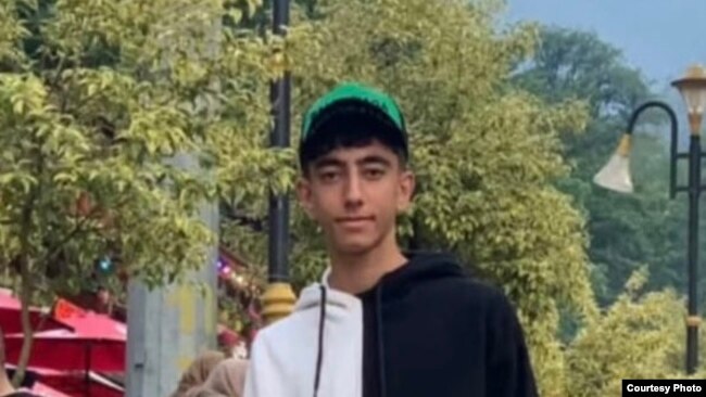 Taha Safari, 16 vjeç, u qëllua në Provincën Lorestan më 1 janar dhe më vonë vdiq nga plagët e marra.