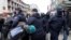 "Postoje brojni izveštaji o prekomernoj upotrebi sile od strane policije", navodi u izjavi komesar Majkl O'Fleri, detalj sa protesta u Beogradu 31. marta 2026. godine