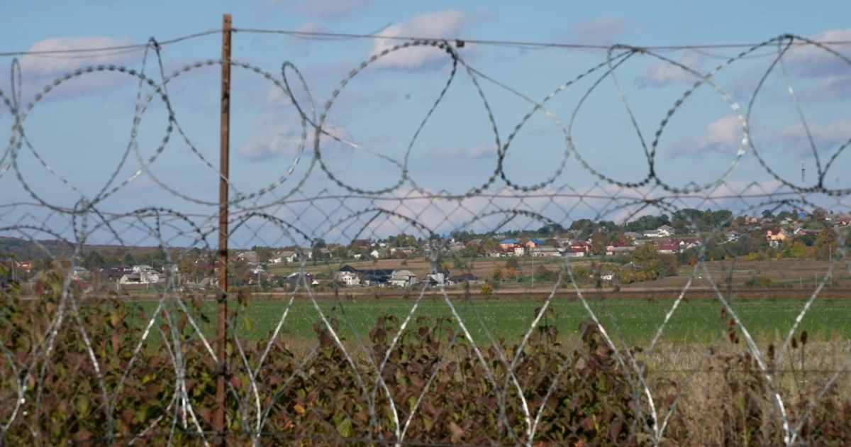 Діти-провідники? Як чоловіки призовного віку тікають із України