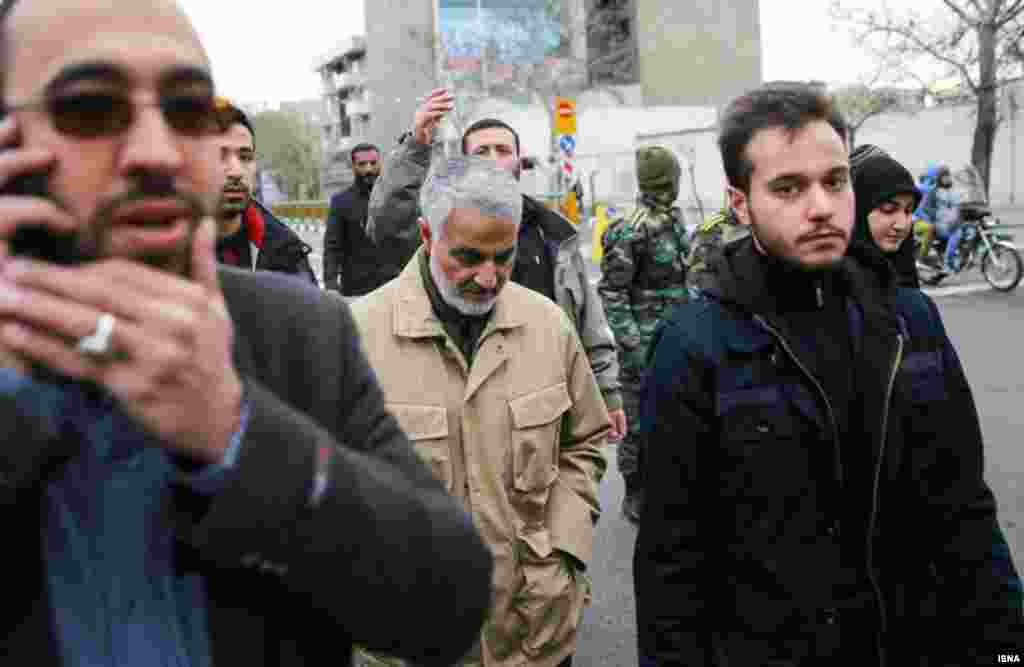 قاسم سلیمانی، فرمانده سپاه قدس نیز در راهپیمایی شرکت کرد.