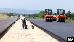 Архивска фотографија - Градежни активности на автопатот Миладиновци - Штип