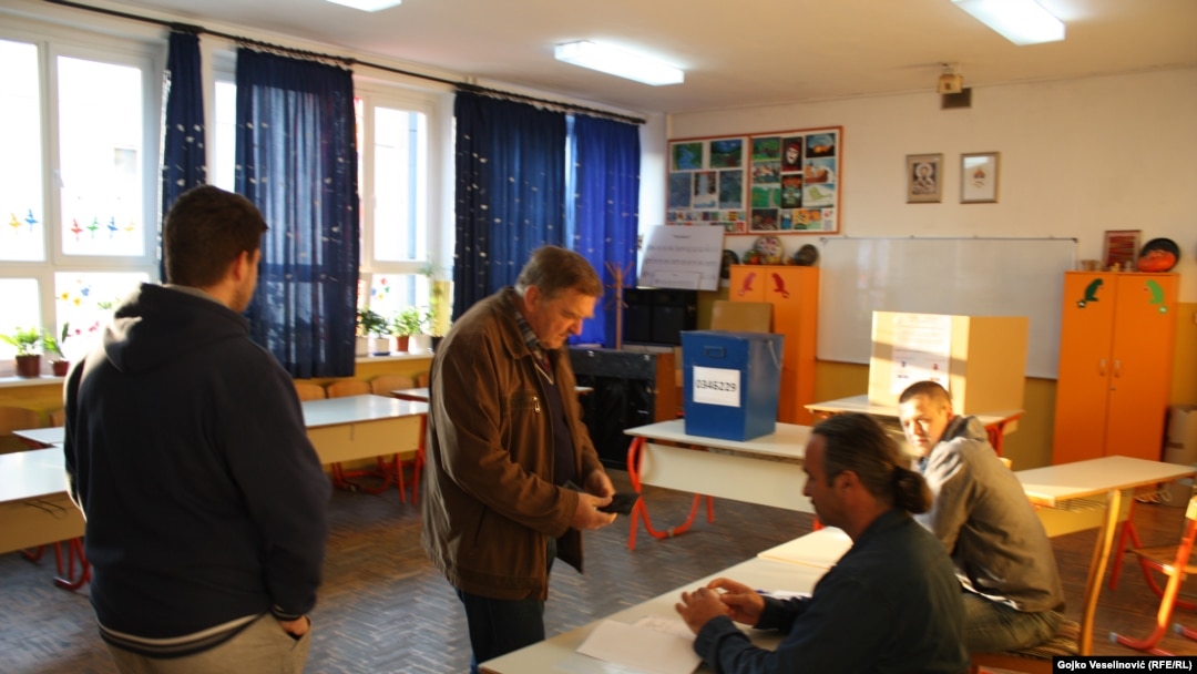 Građani glasaju na referendumu