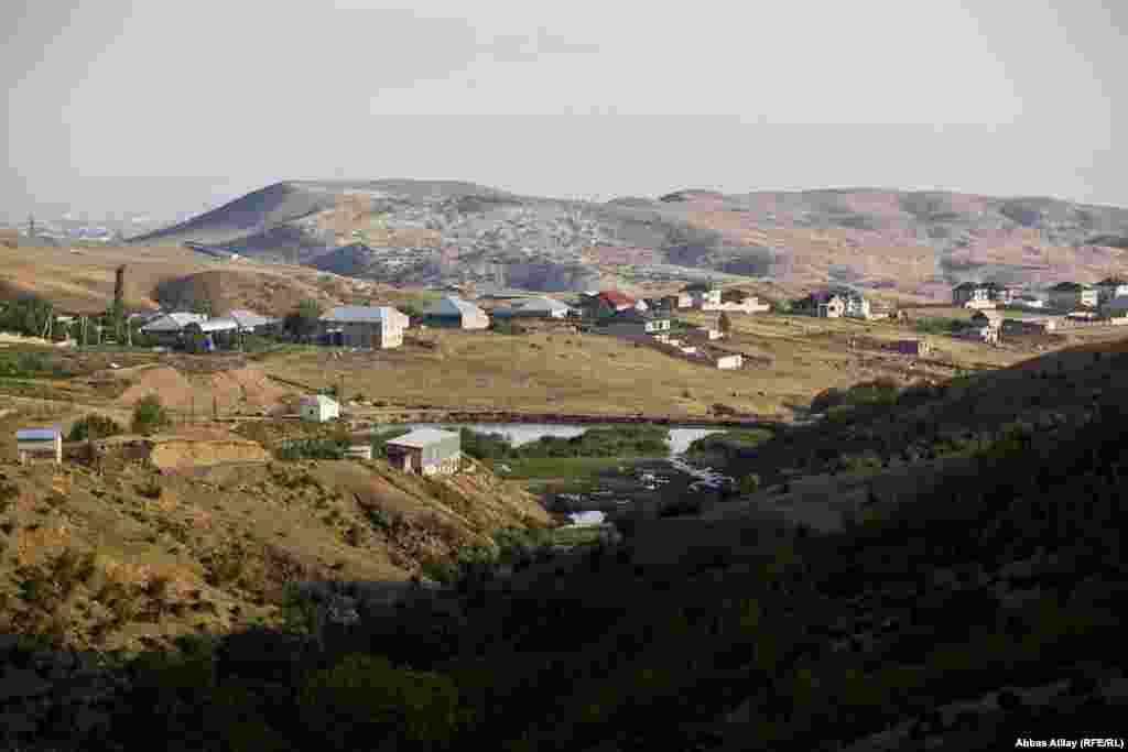 Aşıqlı kəndinin bir hissəsi.