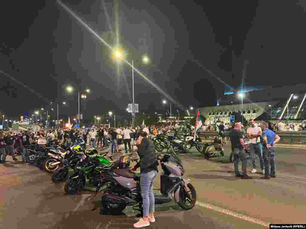 U blokadi prilaza ka Gazeli su i motociklisti.