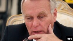 Fransuz daşary işler ministri Žan-Mark Aýrault (Jean-Marc Ayrault).