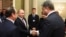 Рукопожатие Путина и Порошенко