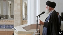 Իրանի գերագույն հոգևոր առաջնորդ Ալի Խամենեին ելույթ է ունենում մահմեդականների Ռամադան սրբազան ամսվա ավարտի կապակցությամբ, Թեհրան, 10-ը ապրիլի, 2024թ.