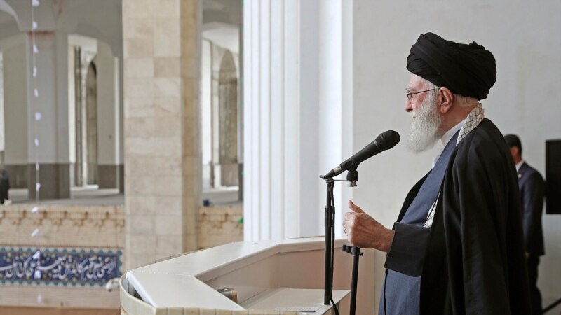 خامنه‌ای خواستار فعالیت سیاسی زائران ایرانی در حج امسال شد